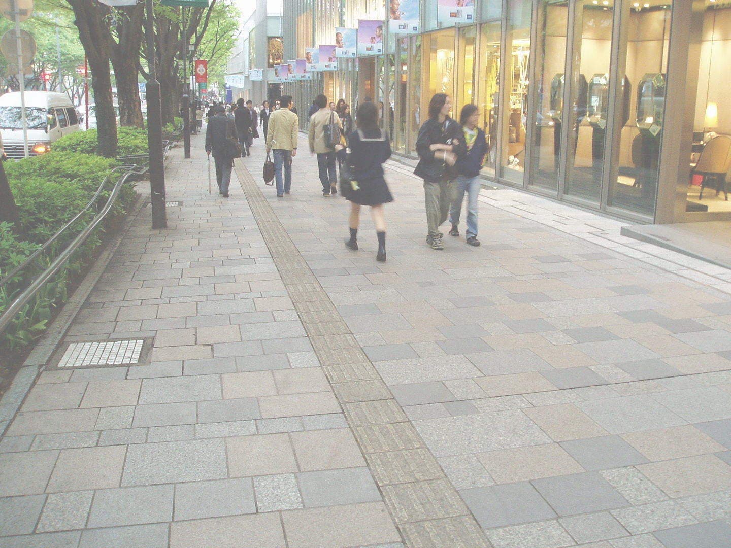 歩道_湘南ロックガーデン