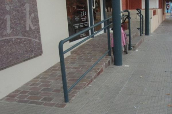 アルゼンチン斑岩_階段_湘南ロックガーデン