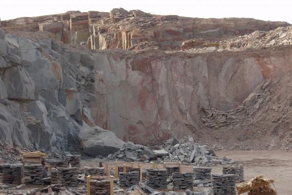 アルゼンチン斑岩_山風景_湘南ロックガーデン