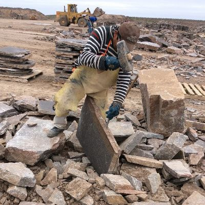 アルゼンチン斑岩_採掘_湘南ロックガーデン