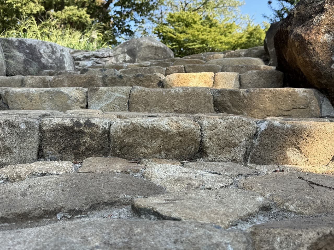 美濃石_湘南ロックガーデン