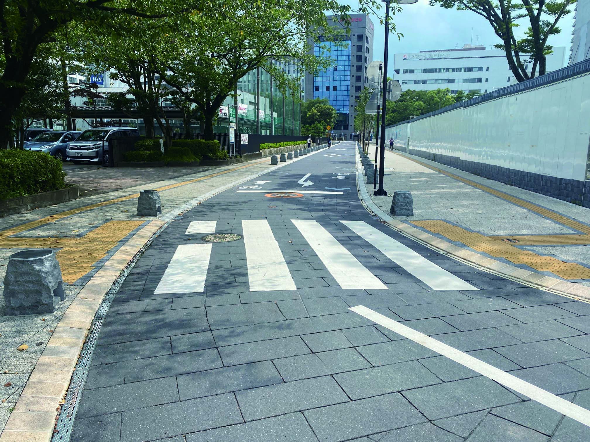 アースタンプ 型押しアスファルト工法による施工事例_車道2