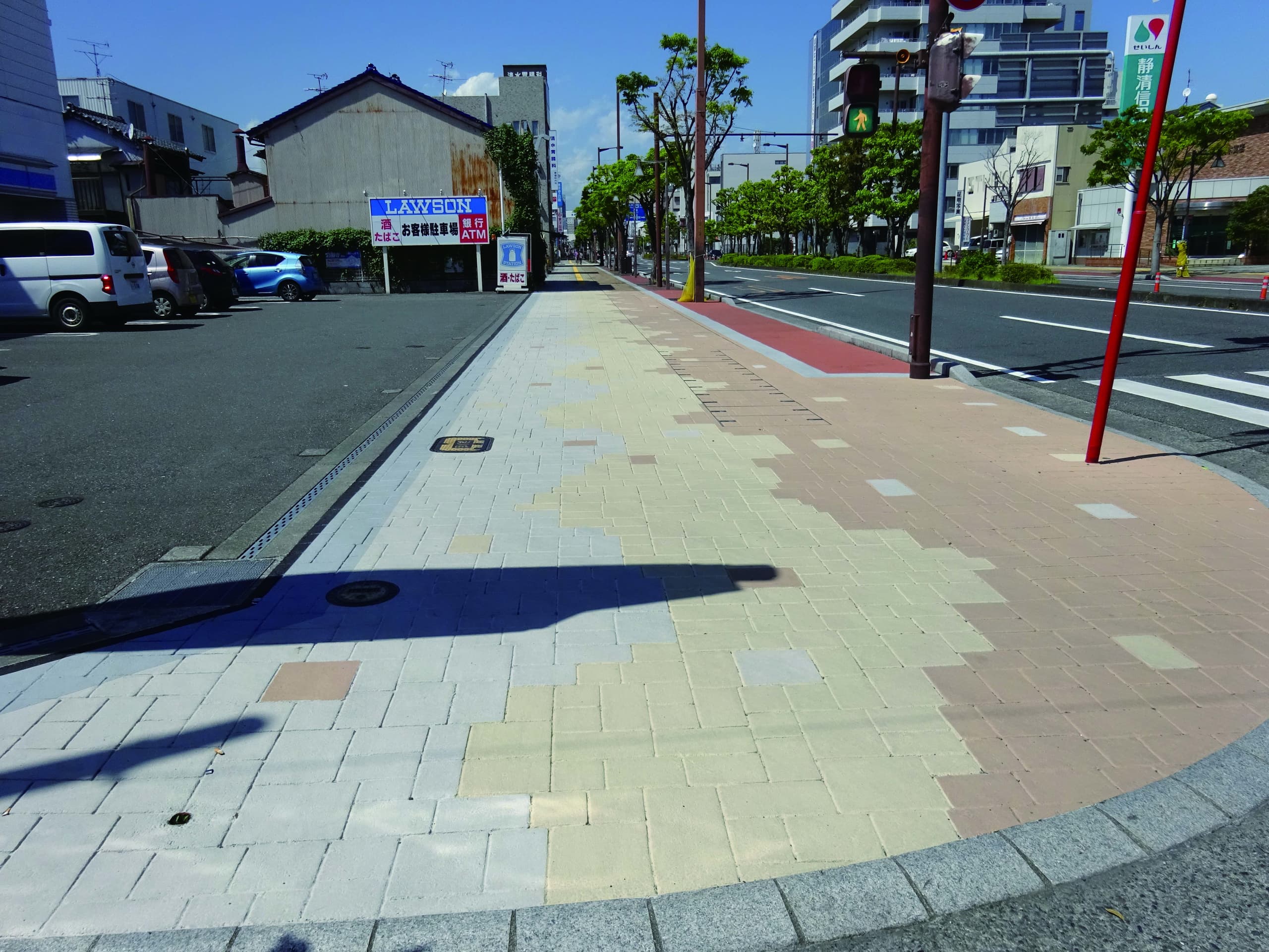 アースタンプ 型押しアスファルト工法による施工事例_乗入3