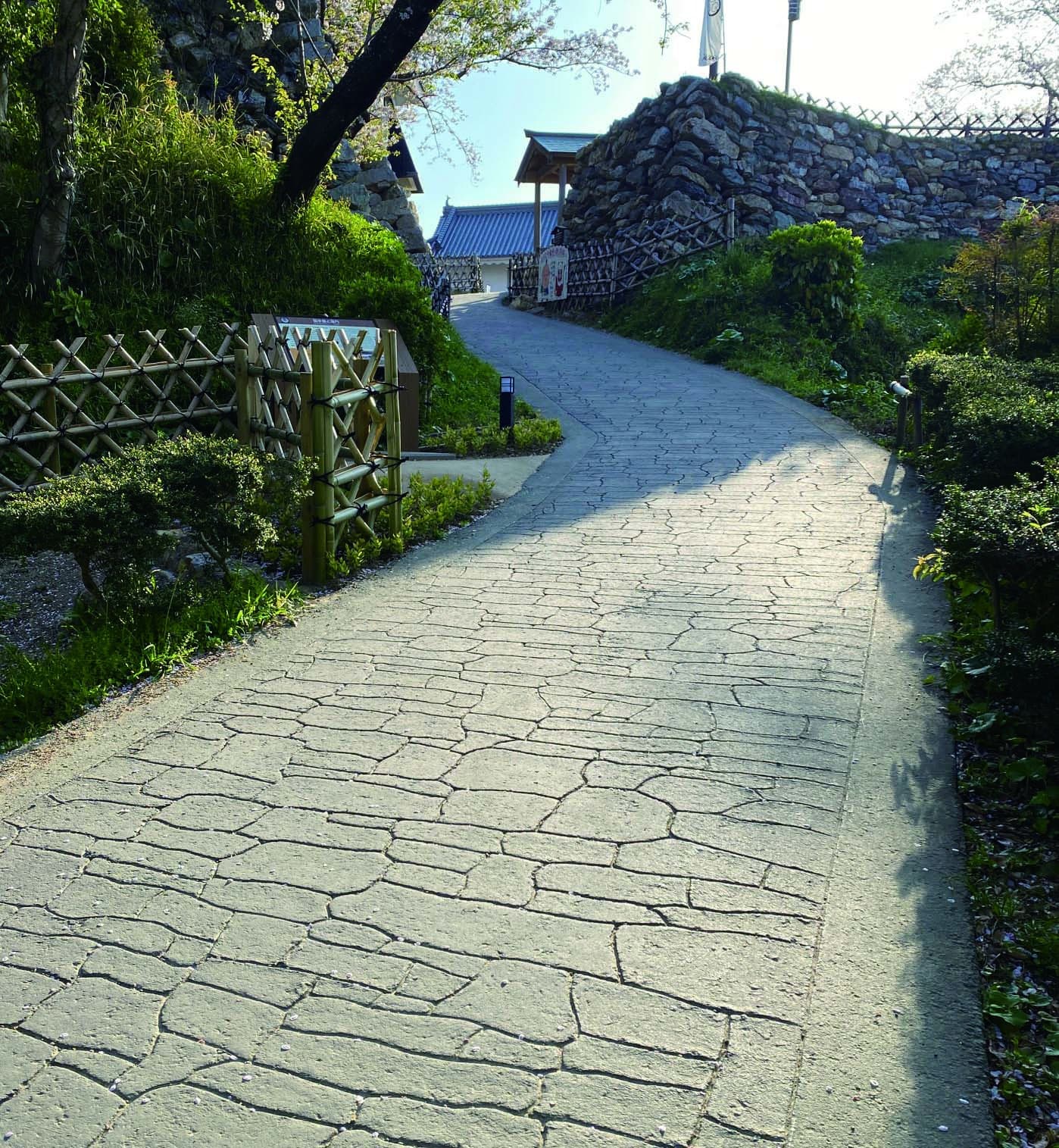 アースタンプ 型押しアスファルト工法による施工事例_公園2