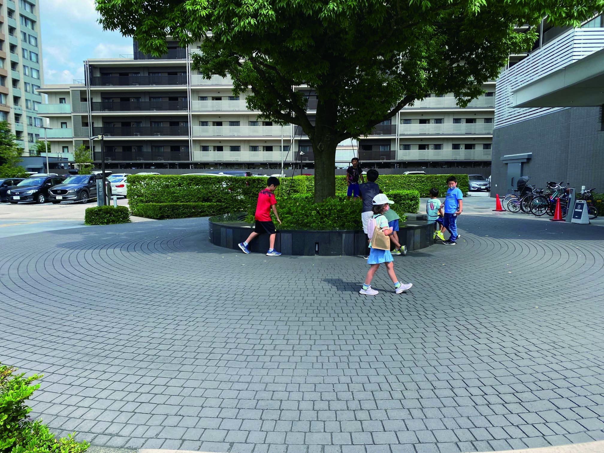 アースタンプ 型押しアスファルト工法による施工事例_アプローチ