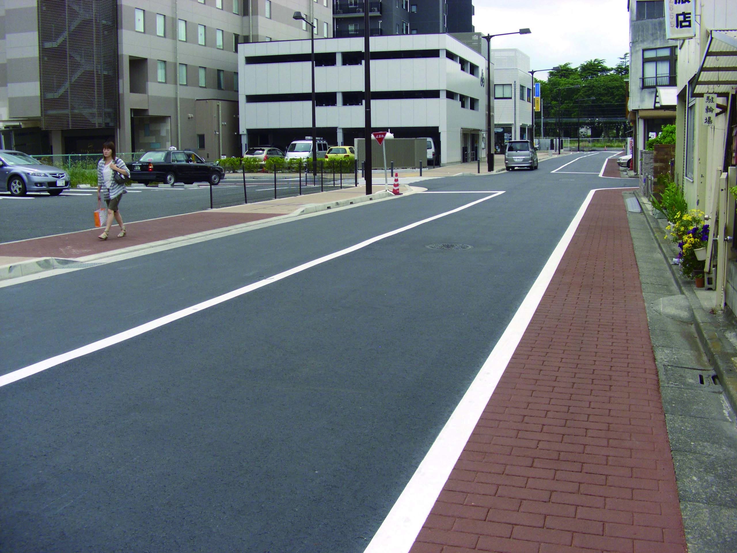 アースタンプ 型押しアスファルト工法による施工事例_路側帯1